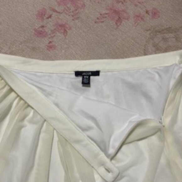 Off white Jacob skirt with lace bottom. - Picture 8 of 13